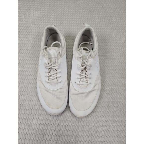 Nike Air Max Thea Womens 9 Sneakers Shoes Triple White 599409 115 - Picture 2 of 10